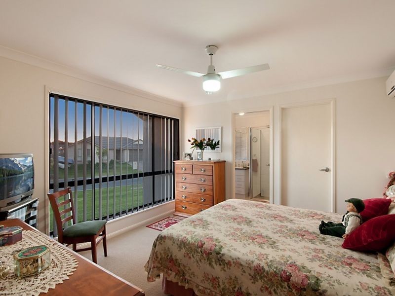9 Cranberrie Crescent, Pimpama QLD 4209