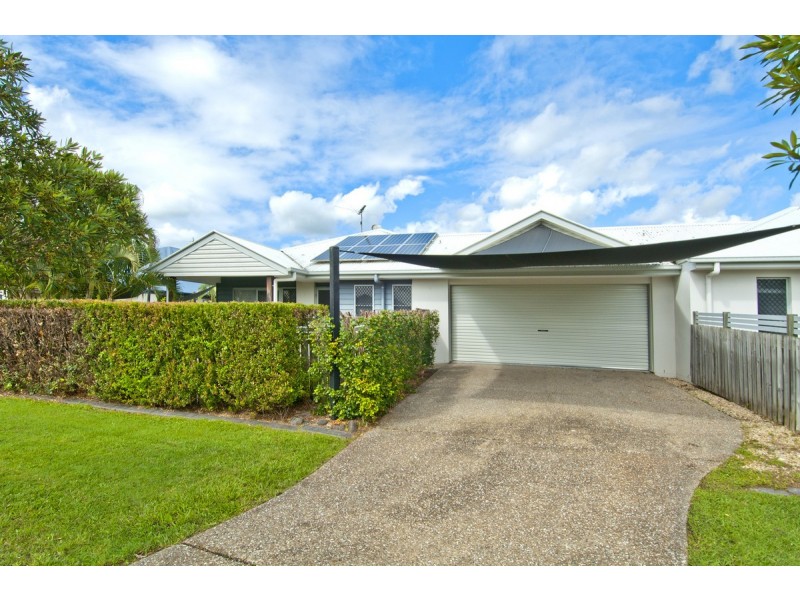 2/2 Strathburn Crescent, Ormeau QLD 4208