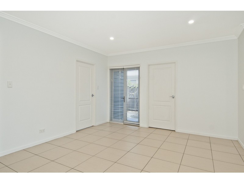 2/2 Strathburn Crescent, Ormeau QLD 4208