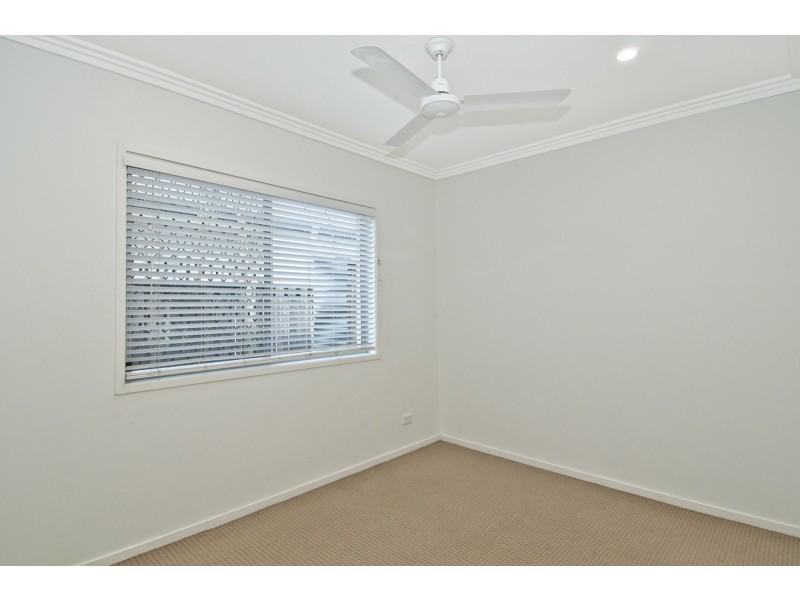 2/2 Strathburn Crescent, Ormeau QLD 4208