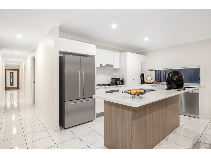 8 Spica Crescent, Coomera QLD 4209