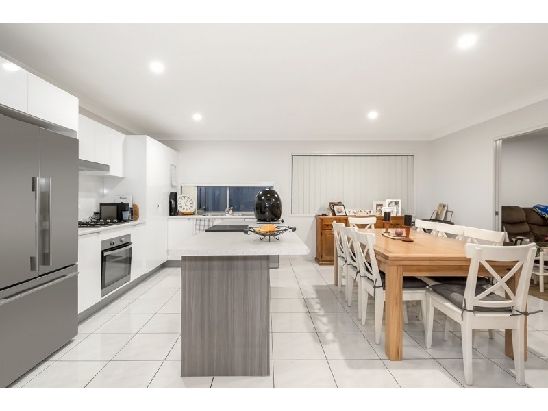 8 Spica Crescent, Coomera QLD 4209