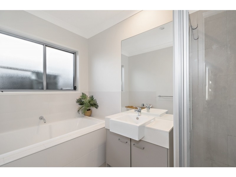 17 Paperbark Crescent, Coomera QLD 4209