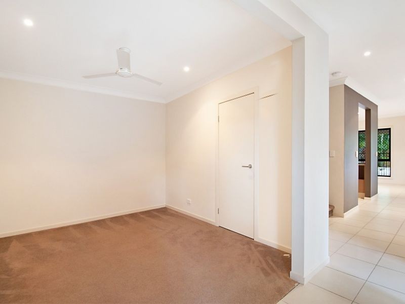 2/7 Dine Court, Upper Coomera QLD 4209