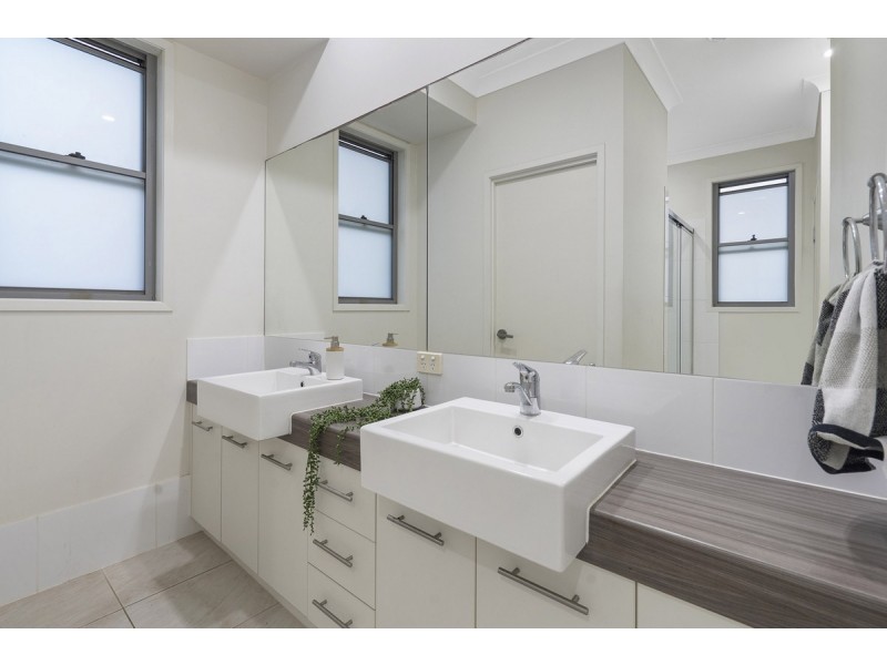 5 Cherry Court, Coomera QLD 4209