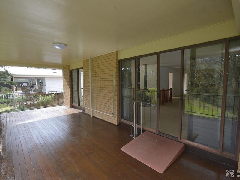 30 Knoll Street, Tamborine Mountain QLD 4272