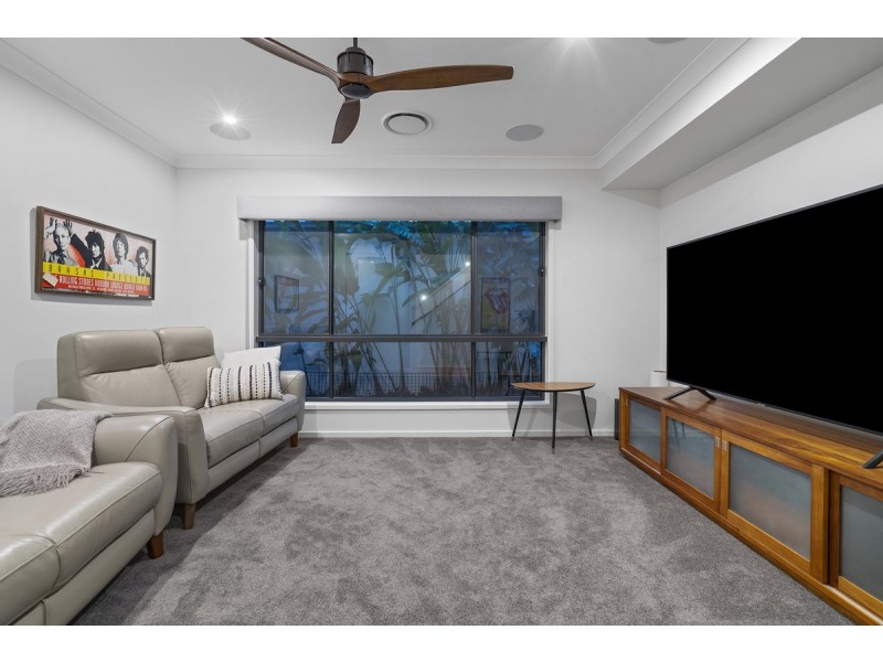 11 Skippers Place, Coomera Waters QLD 4209