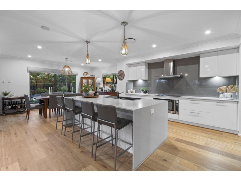 11 Skippers Place, Coomera Waters QLD 4209