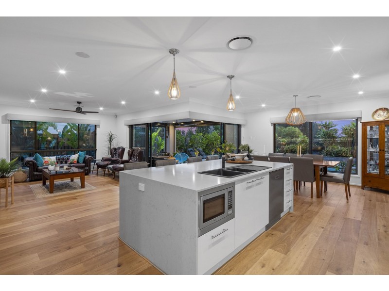 11 Skippers Place, Coomera Waters QLD 4209