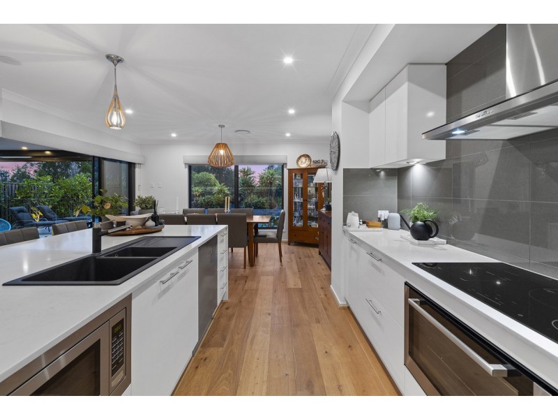 11 Skippers Place, Coomera Waters QLD 4209