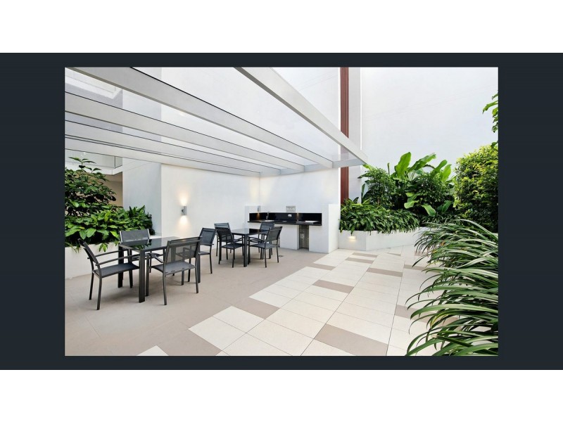 2101/1-7 Waterford Court, Bundall QLD 4217