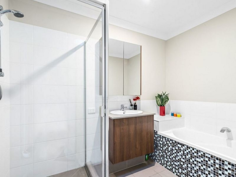 6 Yarrambat Rise, Upper Coomera QLD 4209