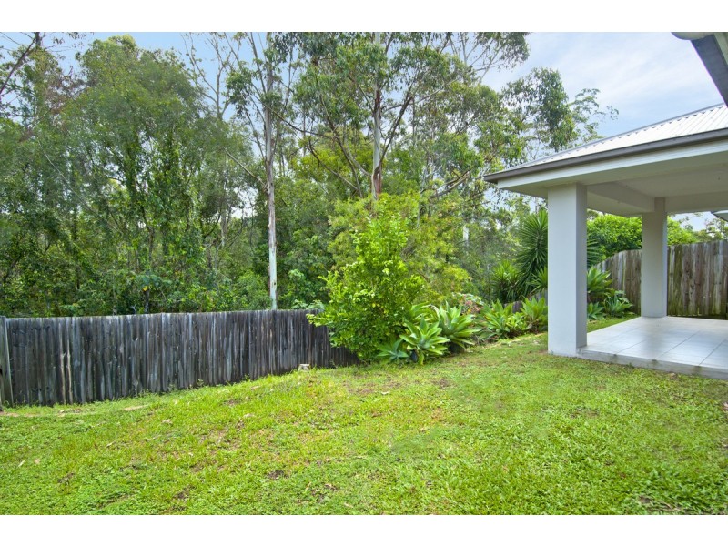 8 Darling Close, Pacific Pines QLD 4211