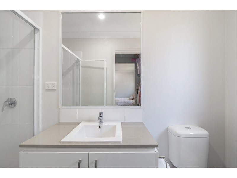 5 Woodrose Circuit, Pimpama QLD 4209