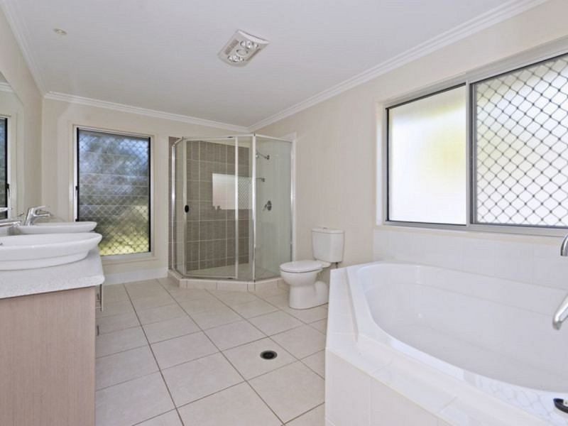 15 Slipstream Road, Coomera QLD 4209