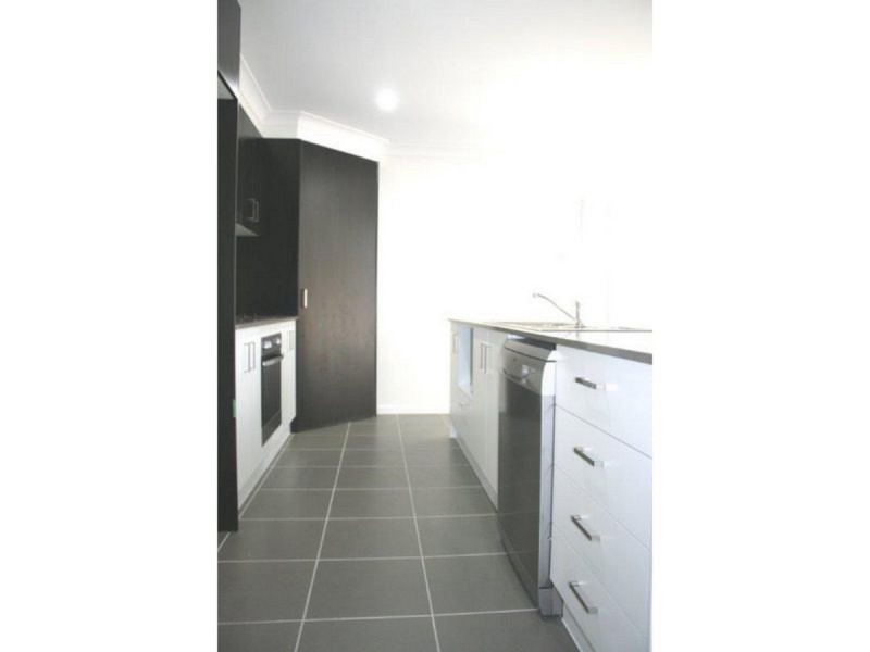 1 Milbrook Crescent, Pimpama QLD 4209