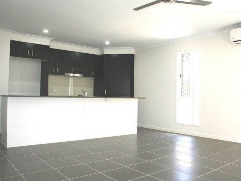 1 Milbrook Crescent, Pimpama QLD 4209