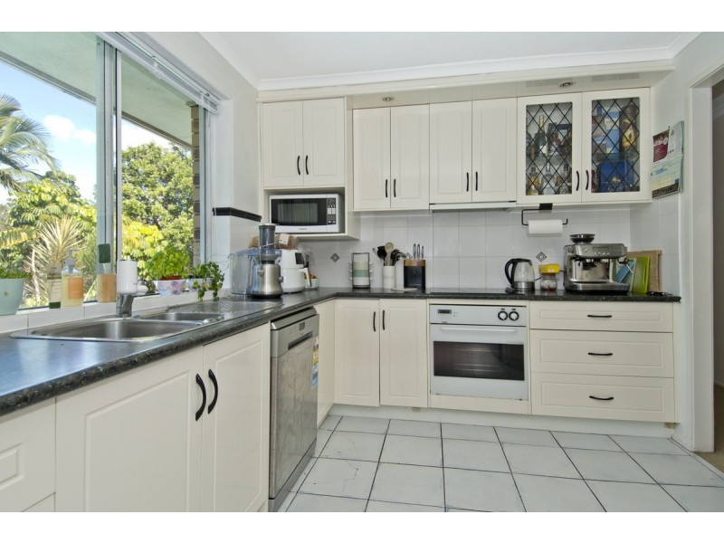 11 Murrumba Drive, Ashmore QLD 4214