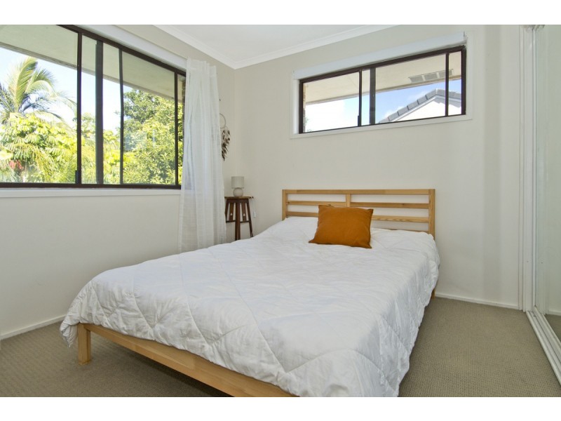 11 Murrumba Drive, Ashmore QLD 4214