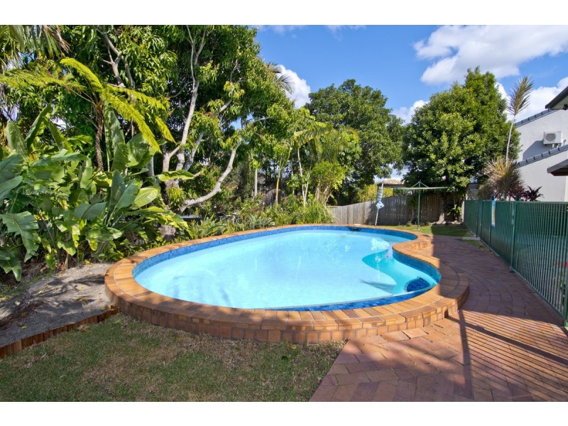 11 Murrumba Drive, Ashmore QLD 4214