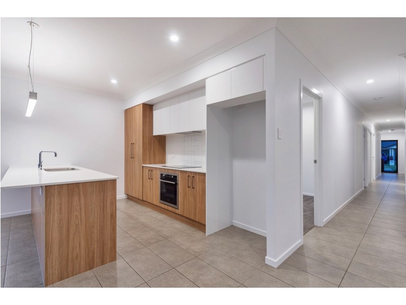 9 Woodland Court, Ormeau QLD 4208