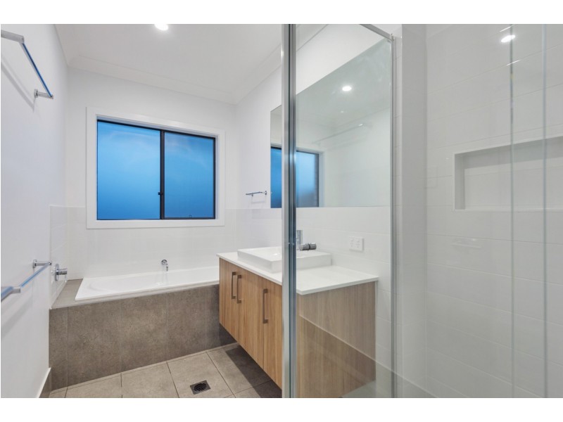 9 Woodland Court, Ormeau QLD 4208