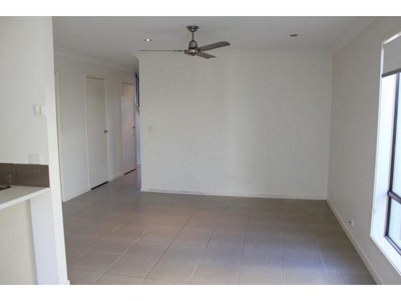 1/19 Collingrove Circuit, Pimpama QLD 4209