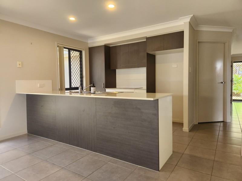 26 Aldgate Crescent, Pacific Pines QLD 4211