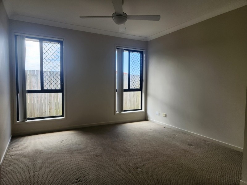 26 Aldgate Crescent, Pacific Pines QLD 4211