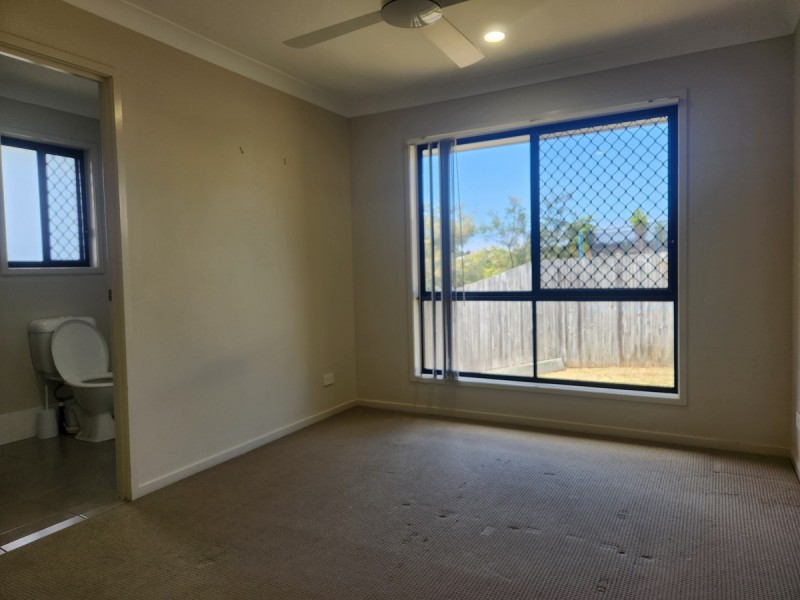 26 Aldgate Crescent, Pacific Pines QLD 4211