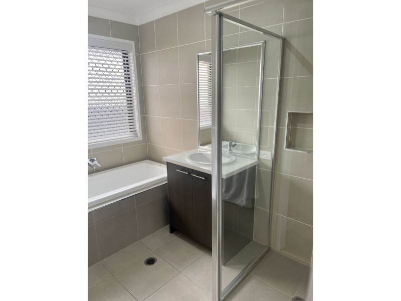 15 Summerhill Crescent, Ormeau Hills QLD 4208
