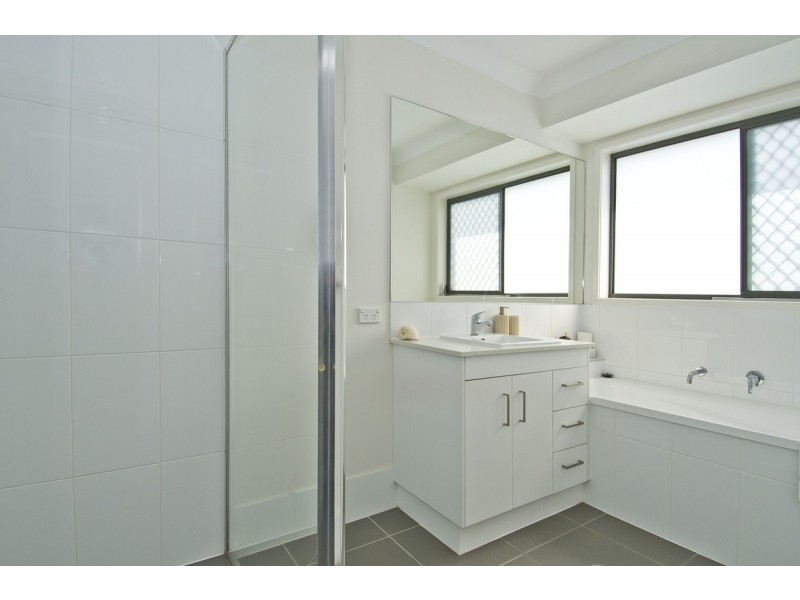 18A Azure Way, Coomera QLD 4209