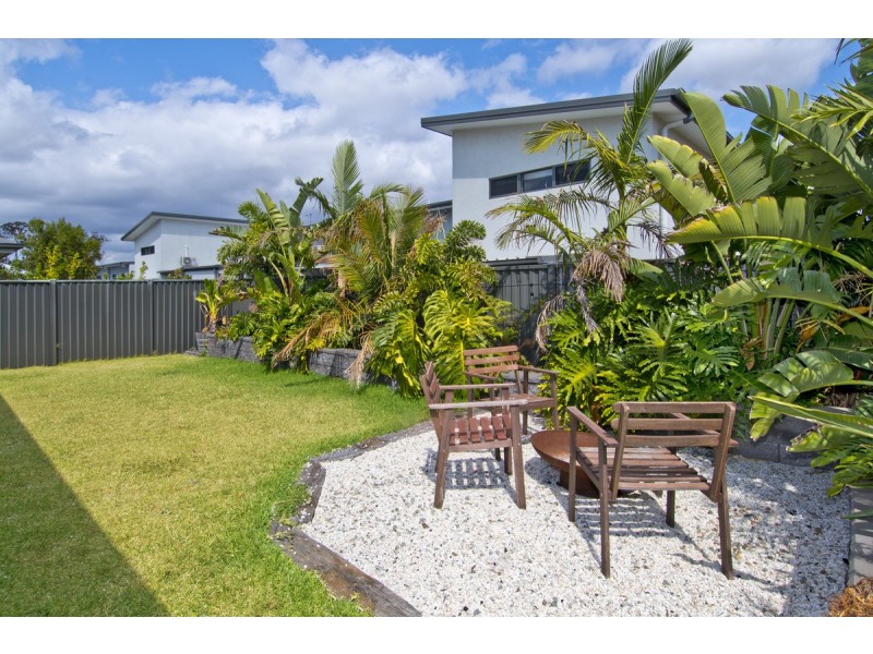 18A Azure Way, Coomera QLD 4209