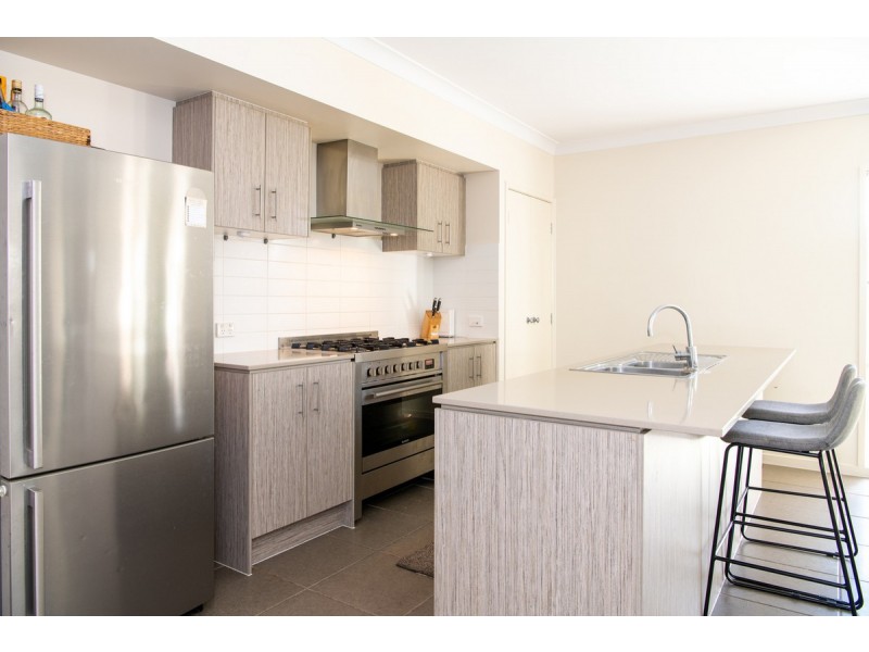 17 Severn Street, Coomera QLD 4209