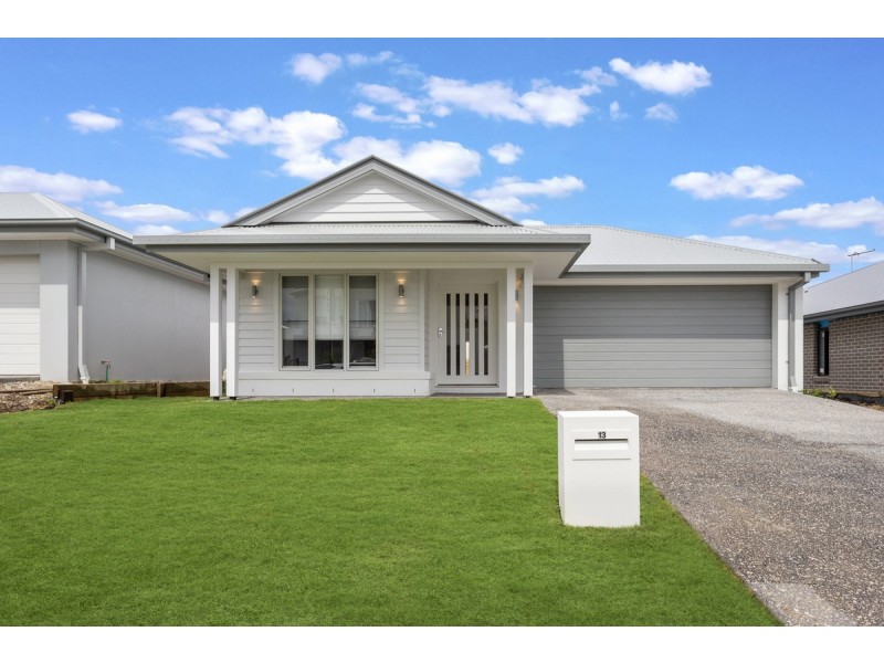 13 Peterson Way, White Rock QLD 4306