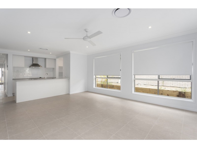 13 Peterson Way, White Rock QLD 4306