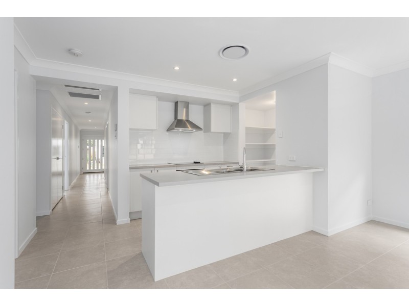 13 Peterson Way, White Rock QLD 4306