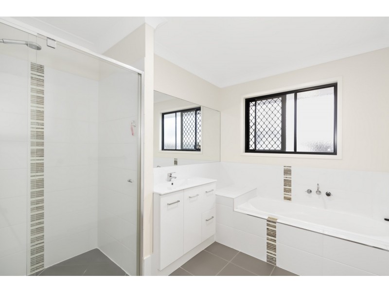 19 Ross Crescent, Pimpama QLD 4209