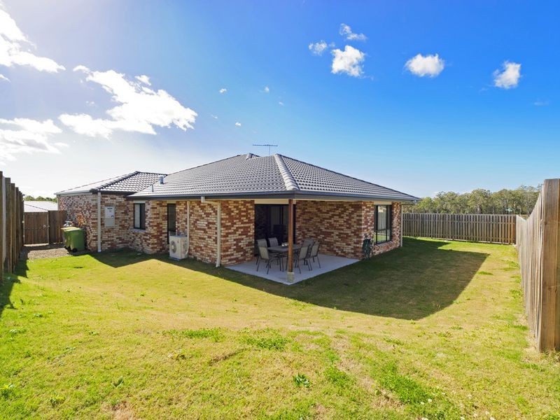 2 Dunraven Drive, Pimpama QLD 4209