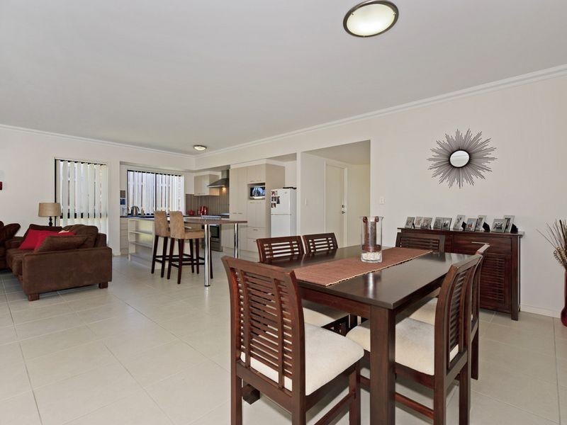 2 Dunraven Drive, Pimpama QLD 4209