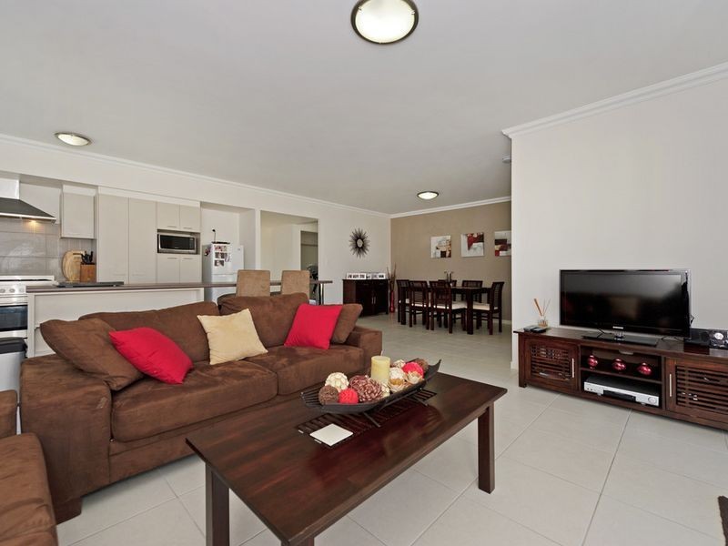 2 Dunraven Drive, Pimpama QLD 4209
