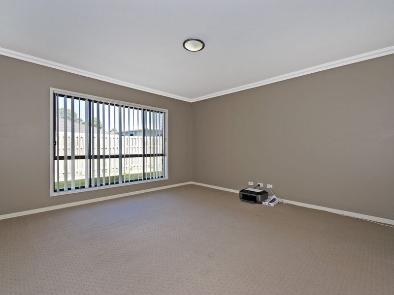 2 Dunraven Drive, Pimpama QLD 4209