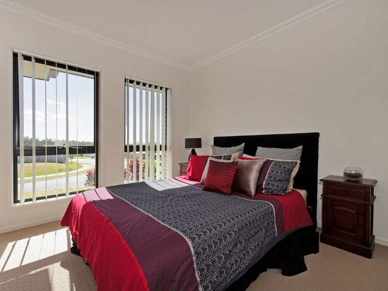 2 Dunraven Drive, Pimpama QLD 4209