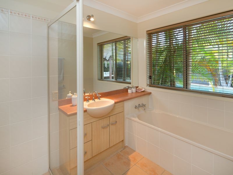 2 Kialoa Lane, Coomera Waters QLD 4209