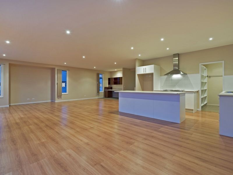 14 Berrimilla Lane, Coomera Waters QLD 4209