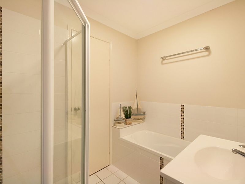 2/8 Mocha Way, Pimpama QLD 4209