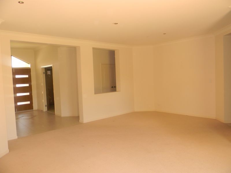 3 Elusive Road, Coomera Waters QLD 4209