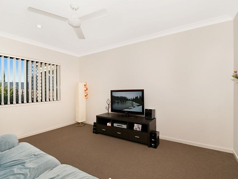 8 Greendragon Crescent, Upper Coomera QLD 4209