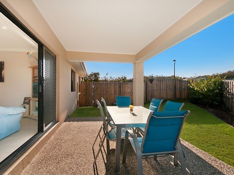 8 Greendragon Crescent, Upper Coomera QLD 4209