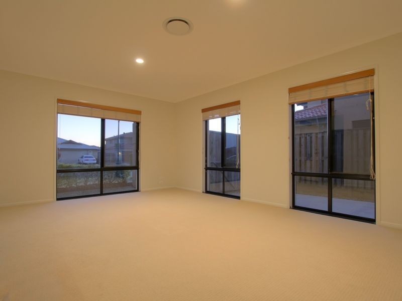 37 Regatta Avenue, Oxenford QLD 4210